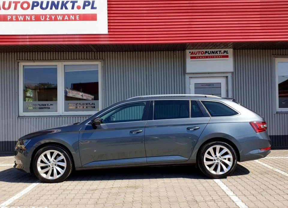 Skoda Superb cena 79900 przebieg: 117092, rok produkcji 2017 z Dobra małe 436